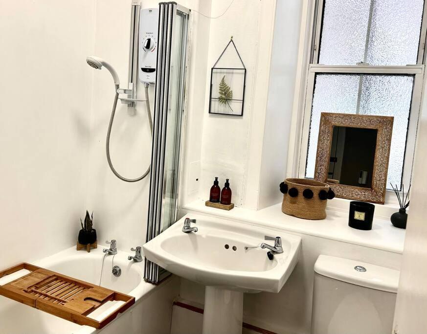 אדינבורו Large 2 Bedroom, Ground Floor Flat, Close To City מראה חיצוני תמונה